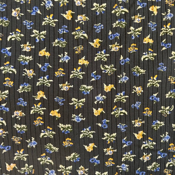 Green RVCA floral blouse/t-shirt - Picture 3 of 3